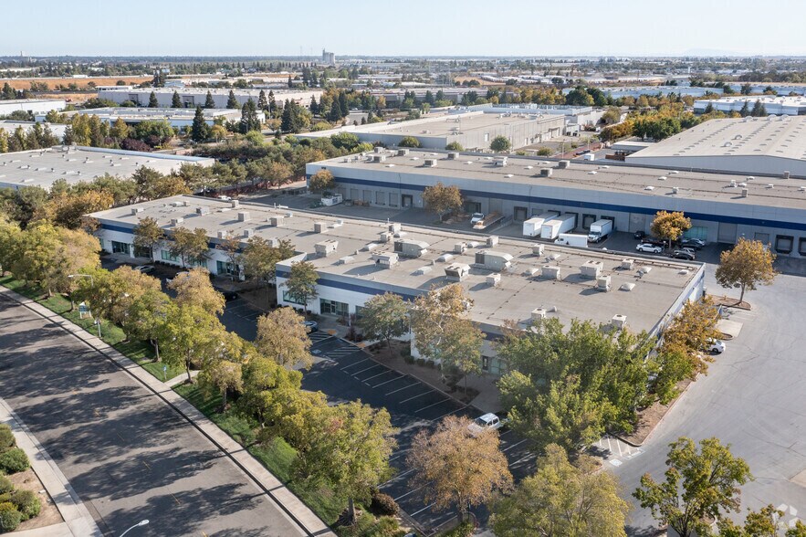More Photos Of 840 Embarcadero Dr, West Sacramento Warehouse For Lease
