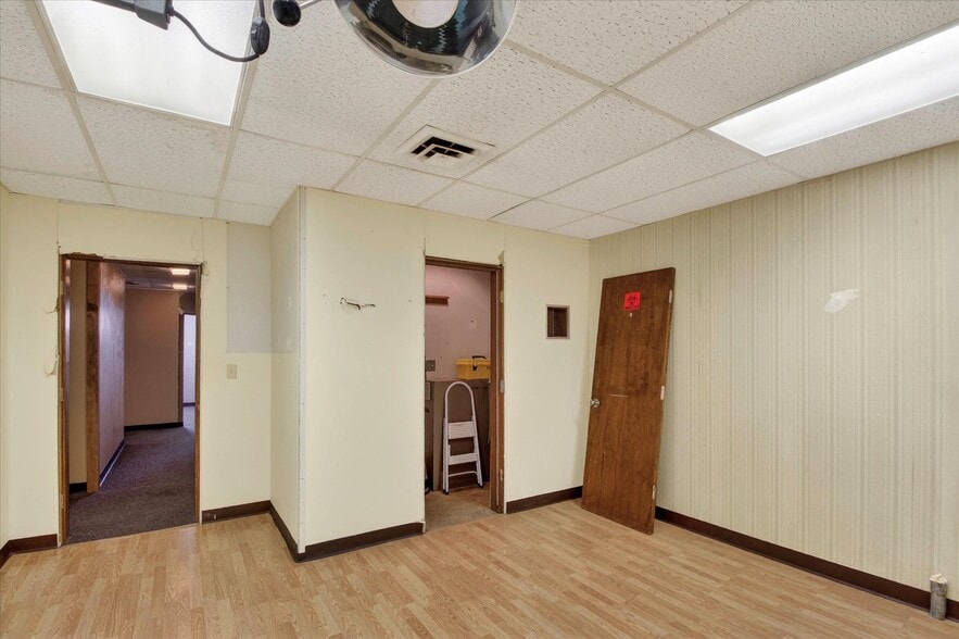 More Photos Of 820 N Pine River St, Ithaca Healthcare For Sale