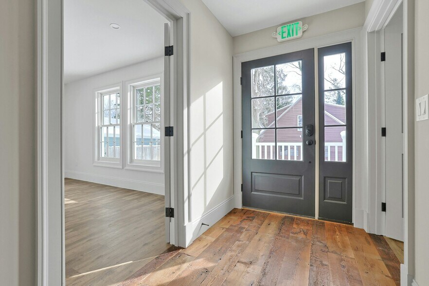 More Photos Of 77 Main St, Tappan Loft Creative Space For Lease