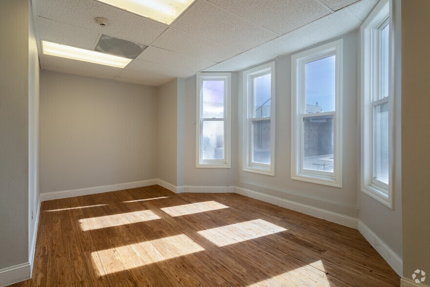 More Photos Of 920 J St, Sacramento Office For Sale