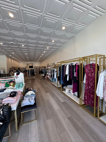 More Photos Of 3262 E Thousand Oaks Blvd, Westlake Village Storefront Retail Office For Lease