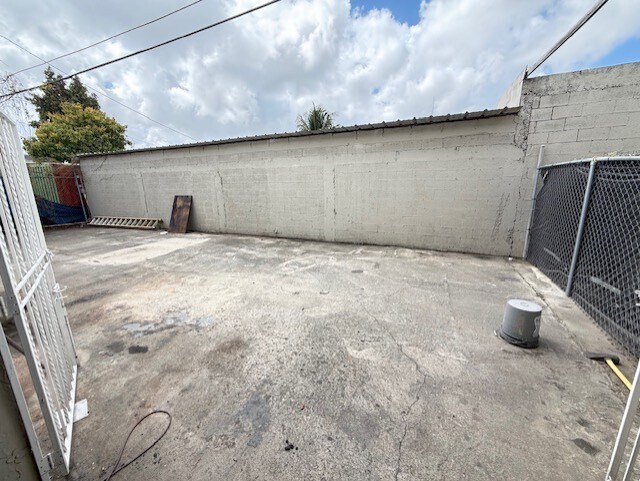 More Photos Of 14040 NW 19th Ave, Opa-locka Industrial For Lease