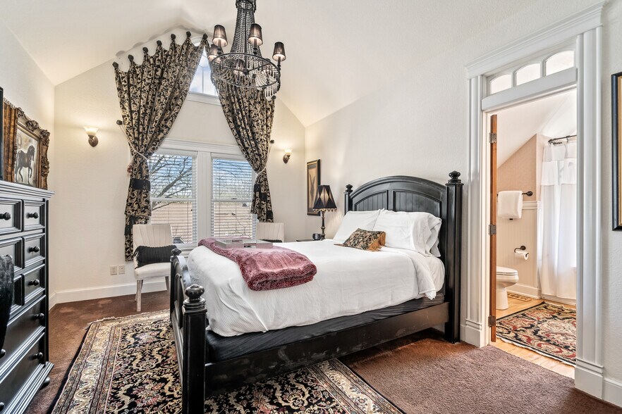 More Photos Of 306 N Main St, Bentonville Hospitality For Sale