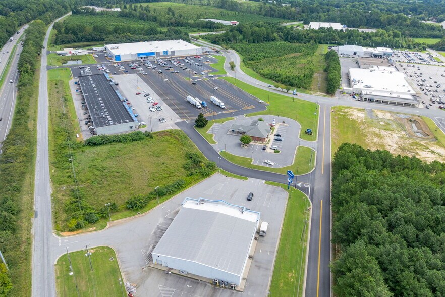 More Photos Of 102 Dominion Dr, Emporia Freestanding For Sale