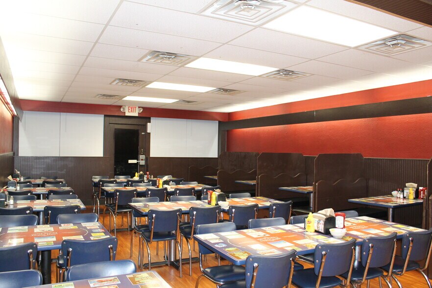 More Photos Of 145 S Main St, Saint Clair Storefront For Sale