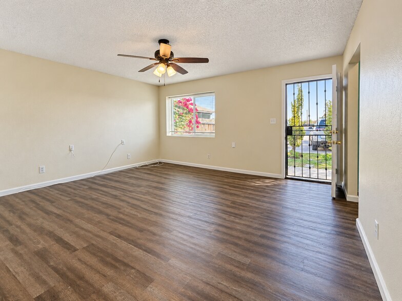 More Photos Of 2528 Security Ave, Bakersfield Apartments For Sale