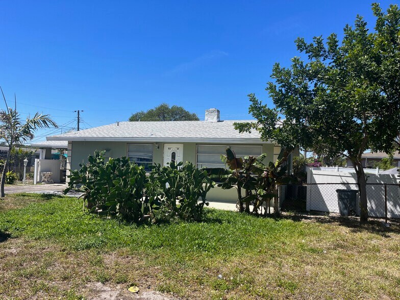 More Photos Of 977 Miner Rd, Lantana Apartments For Sale