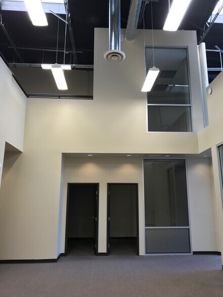 More Photos Of 2215-2221 W 190th St, Torrance Loft Creative Space For Lease