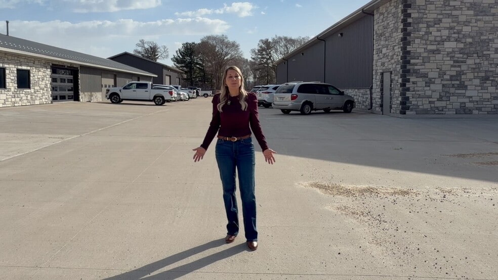 Primary Photo Of N5550 County Road Z, Onalaska Flex For Sale