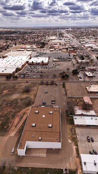 More Photos Of 900 E Manana Blvd, Clovis General Retail For Sale