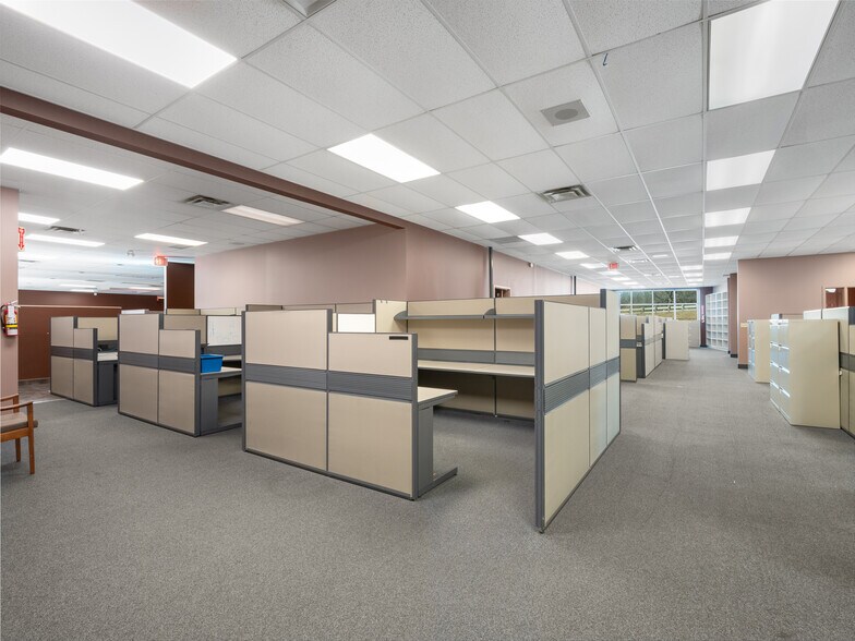 More Photos Of 3200 Deziel Dr, Windsor Unknown For Lease