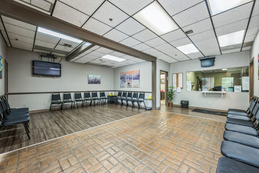 More Photos Of 2169 Commerce Blvd, Irondale Office For Sale