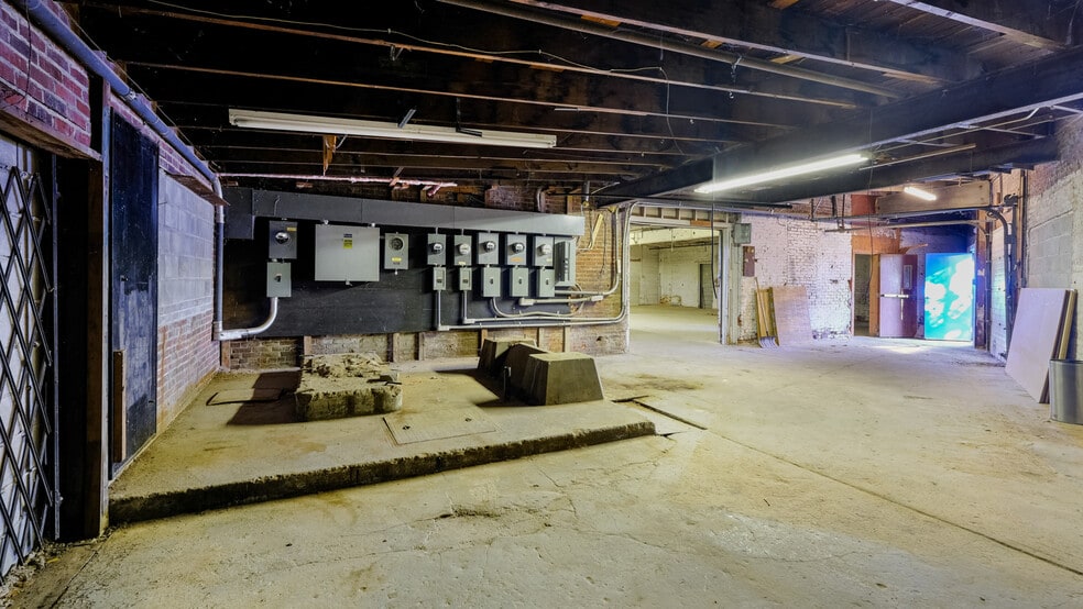 More Photos Of 47 Maple Ave, Flemington Light Manufacturing For Lease