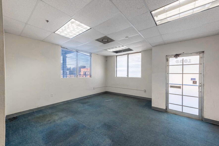 More Photos Of 1839 Ionia St, Jacksonville Warehouse For Lease