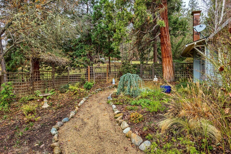 More Photos Of 455 N Oregon St, Jacksonville Hospitality For Sale