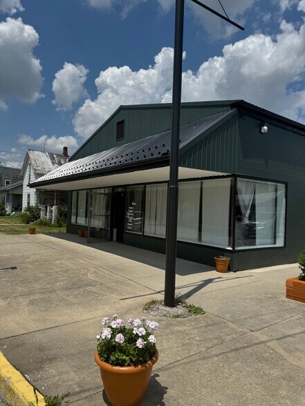 Primary Photo Of 200 W Main St, Cridersville Storefront For Lease