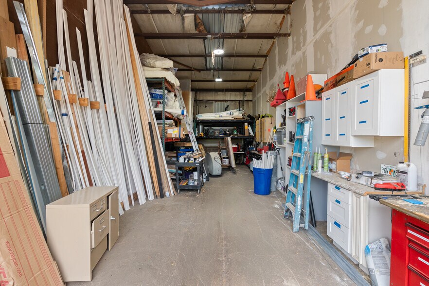 More Photos Of 15601 Old US Highway 441, Tavares Warehouse For Lease