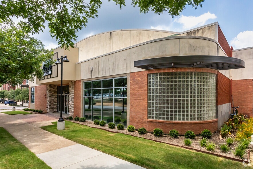 Primary Photo Of 4315 S Lancaster Rd, Dallas Medical For Sale
