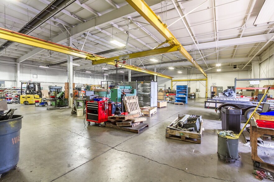 More Photos Of 2081 Division St, Palmyra Manufacturing For Lease