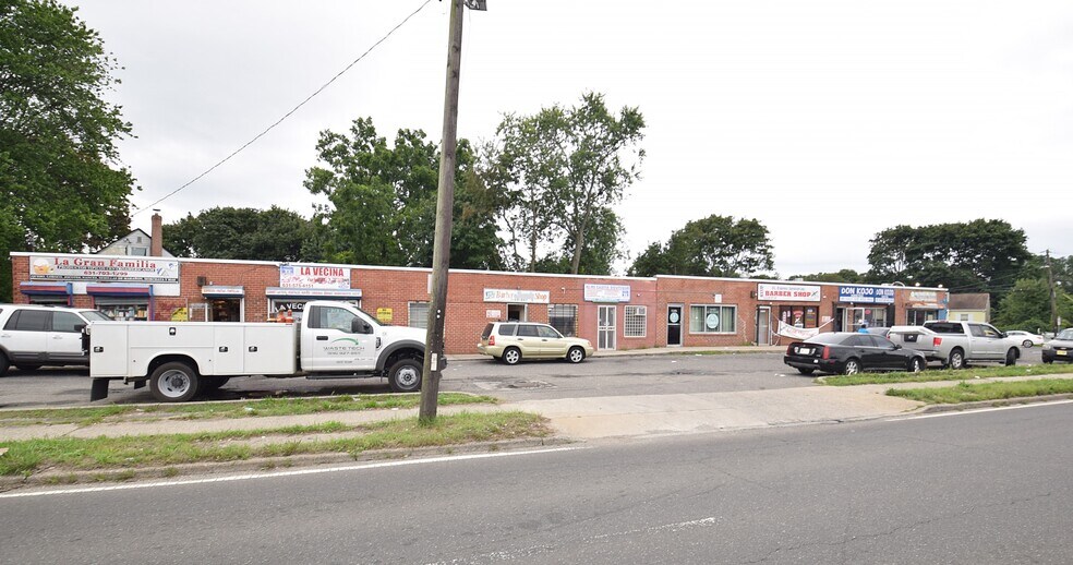 More Photos Of 1309-1323 Straight Path, Wyandanch Storefront Retail Office For Lease