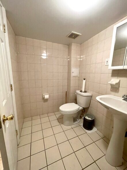 More Photos Of 30-33 36th St, Astoria Rehabilitation Center For Lease