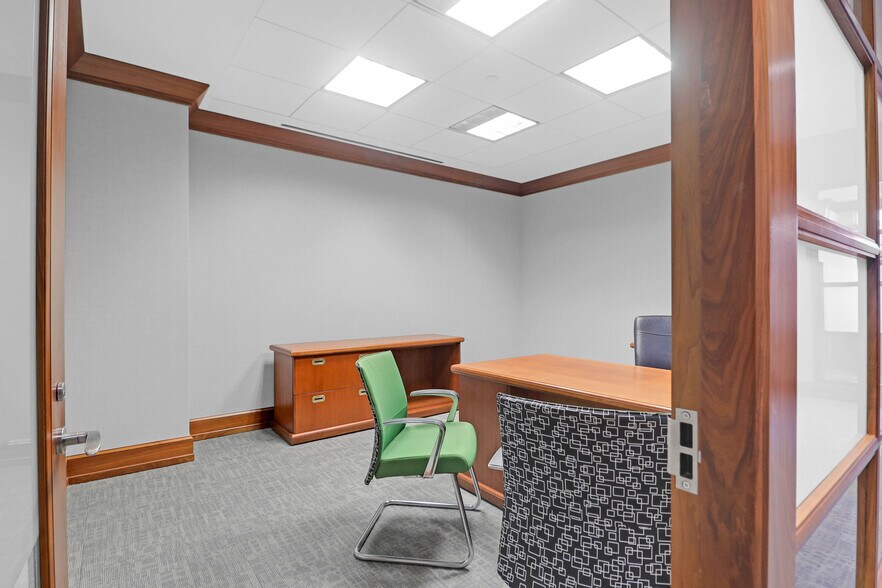 More Photos Of 40 Calhoun St, Charleston Office For Lease