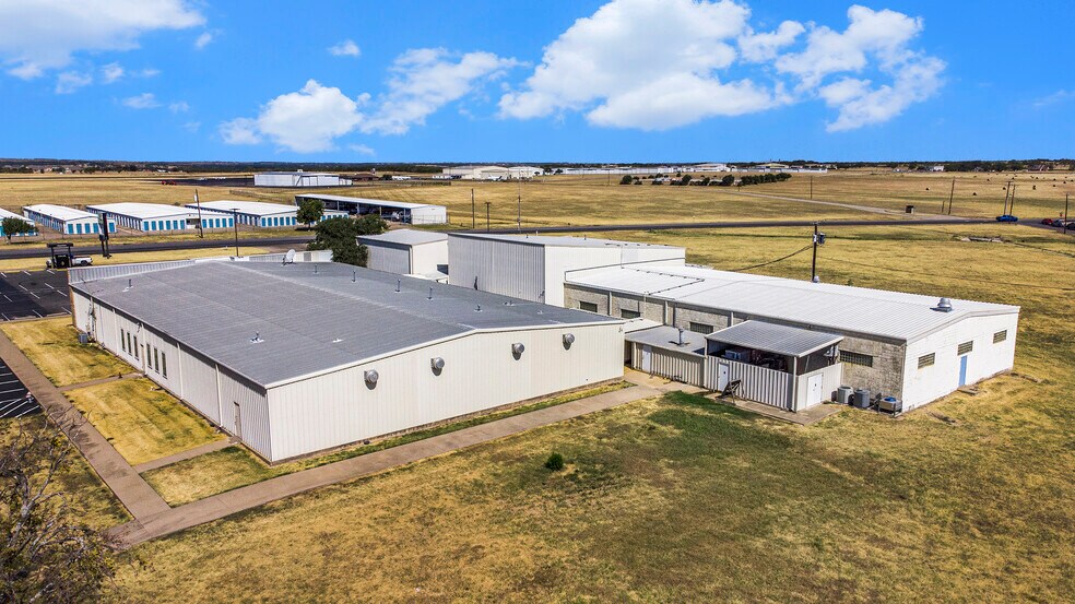 More Photos Of 1014 N Nolan River Rd, Cleburne Medical For Sale