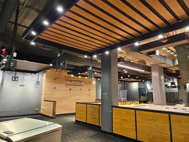 More Photos Of 1624 4th Ave, Seattle Office For Lease