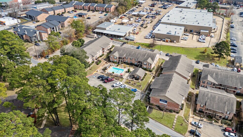 More Photos Of 2451 Lake Rd, Huntsville Apartments For Sale