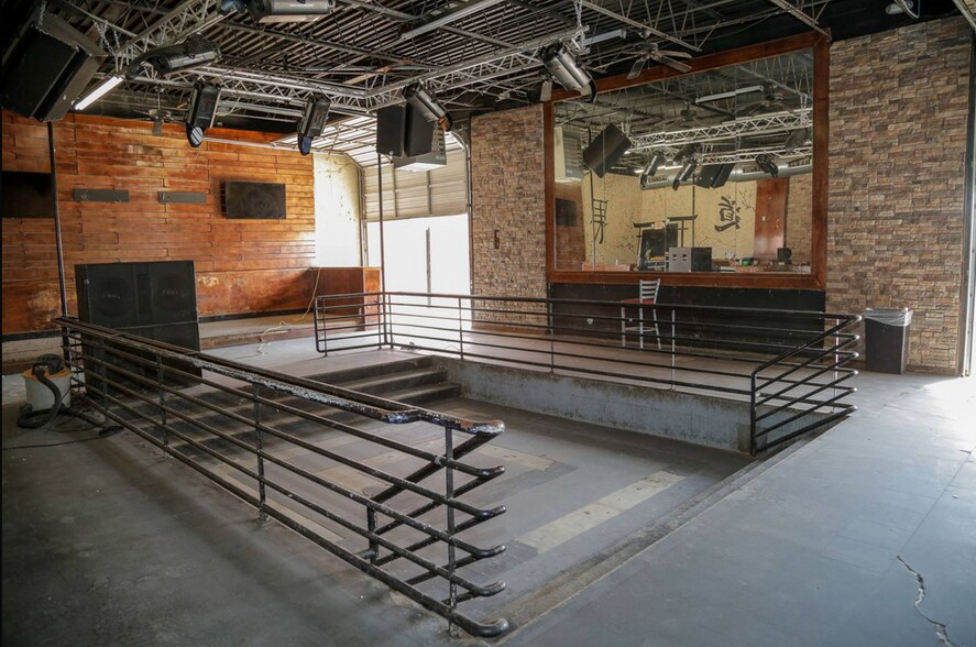 More Photos Of 2202 Buddy Holly Ave, Lubbock Bar For Sale