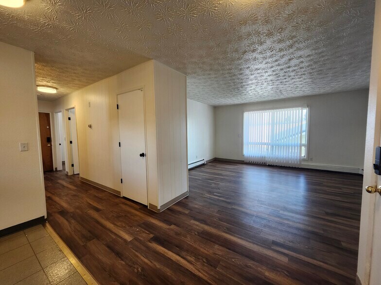 More Photos Of 3925 E 9th Ave, Anchorage Multifamily For Sale