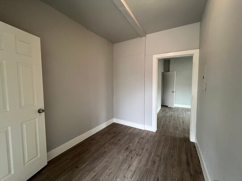 More Photos Of 101 Stanley Ct, San Antonio Multifamily For Sale