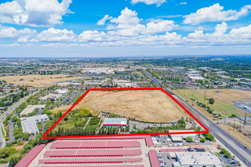 More Photos Of 901-903 Galleria Blvd, Roseville General Retail For Lease