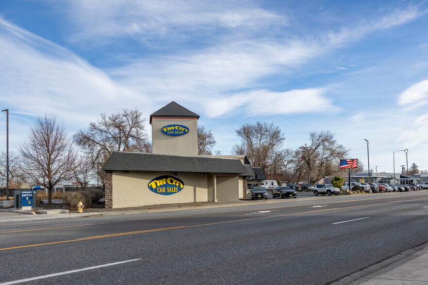 More Photos Of 518 W Columbia Dr, Kennewick Storefront Retail Office For Lease