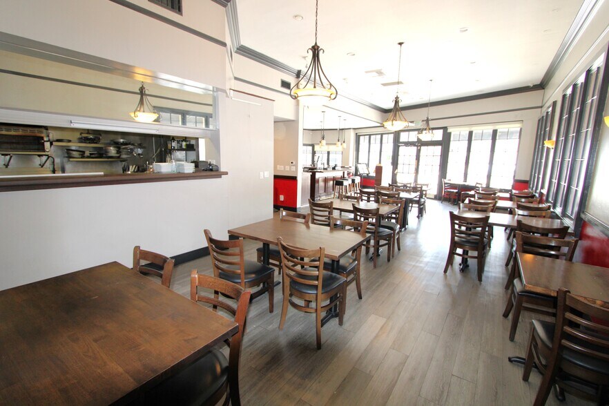 More Photos Of 3818-3824 Ocean View Blvd, Montrose Storefront Retail Office For Lease