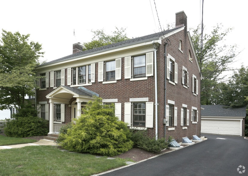 Primary Photo Of 80 Court St, Freehold Office For Sale
