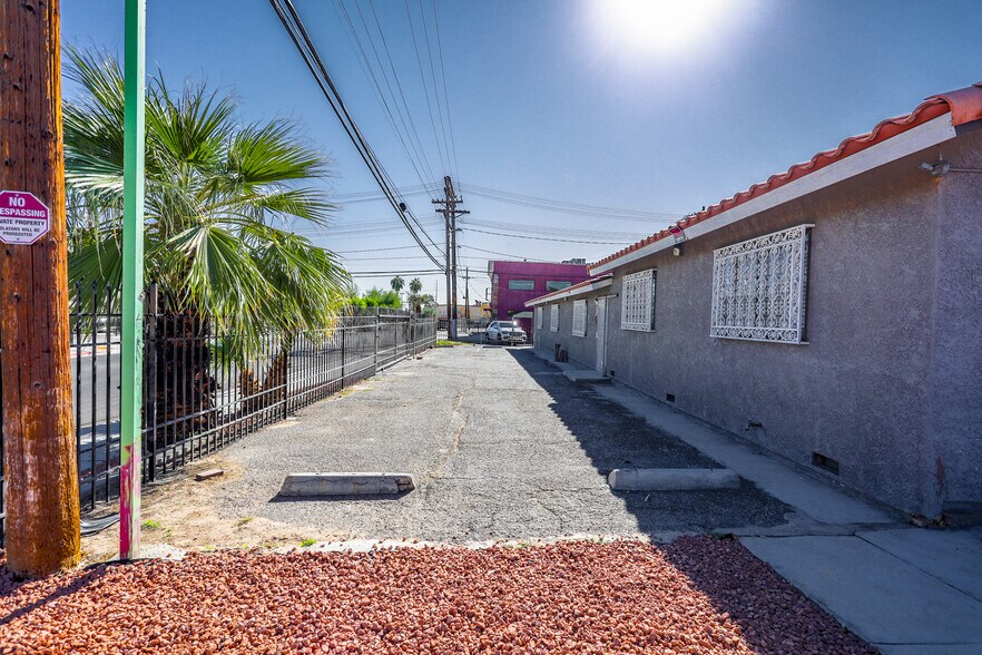 More Photos Of 1000 Garces Ave, Las Vegas Office For Sale