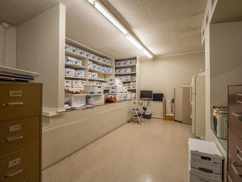 More Photos Of 15 Carl Albert, Mcalester Office For Sale