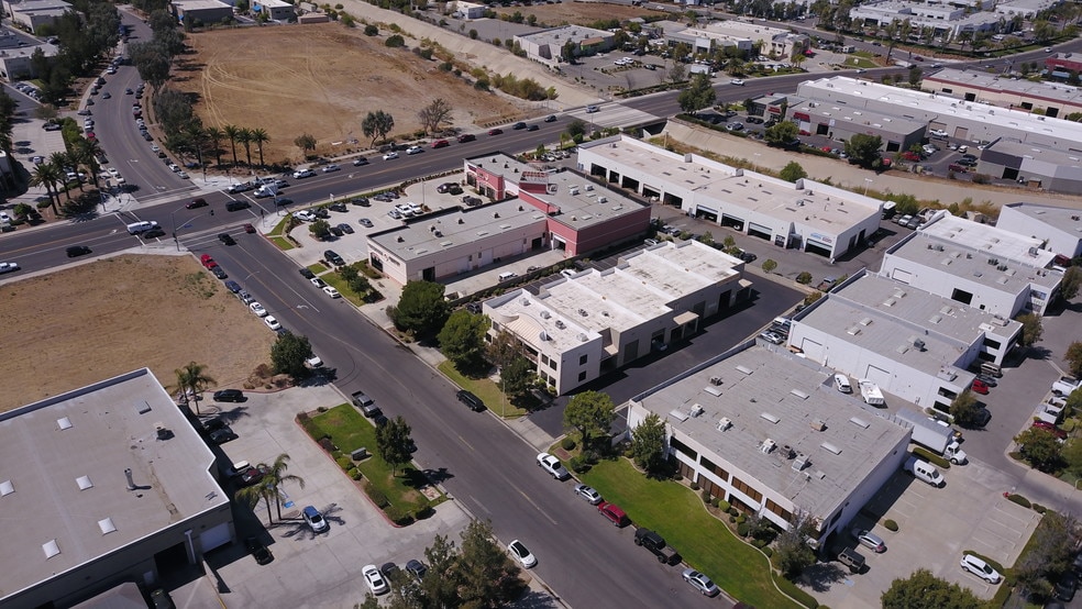 More Photos Of 41419 Pear St, Murrieta Warehouse For Lease