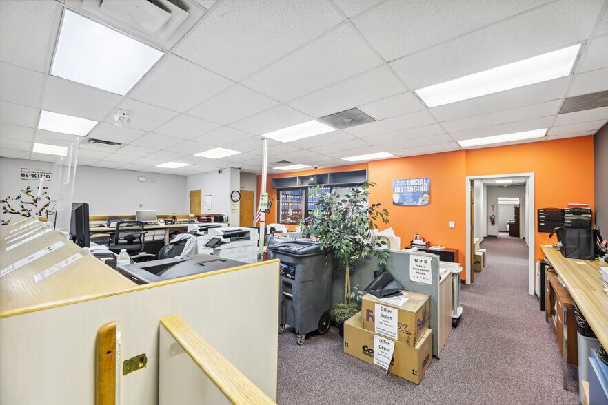 More Photos Of 2497 Vauxhall Rd, Union Township Manufacturing For Sale