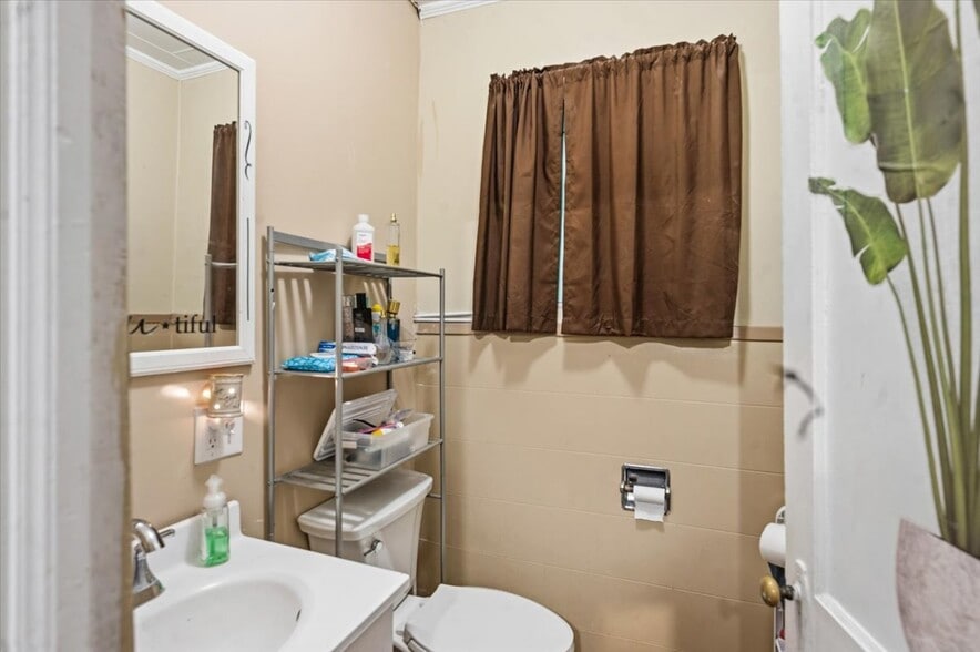 More Photos Of 325 Winchester Ave, Martinsburg Freestanding For Sale