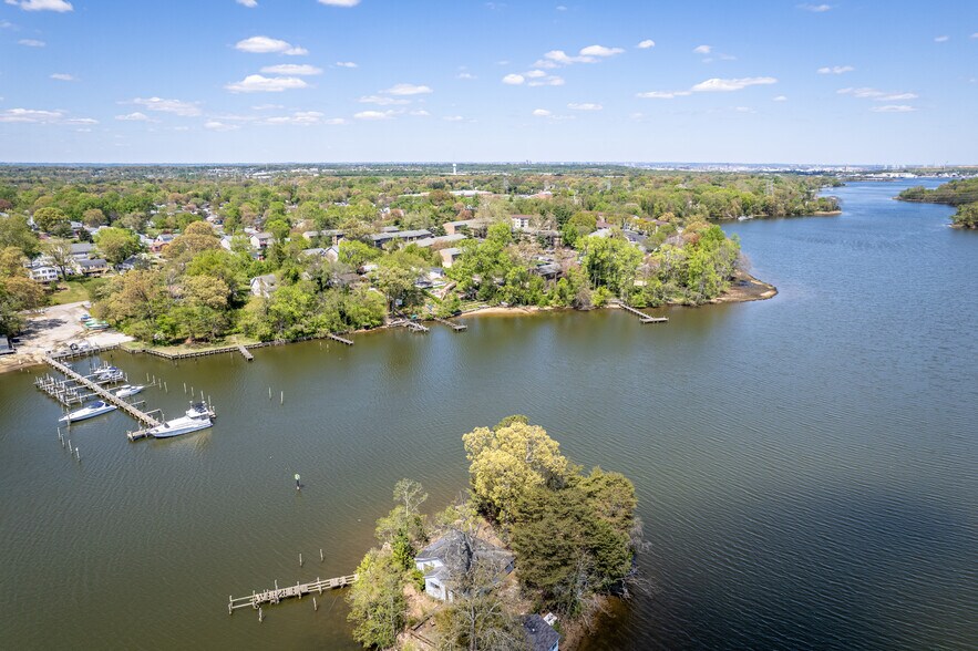 More Photos Of 7813 Leymar Rd, Glen Burnie Marina For Sale