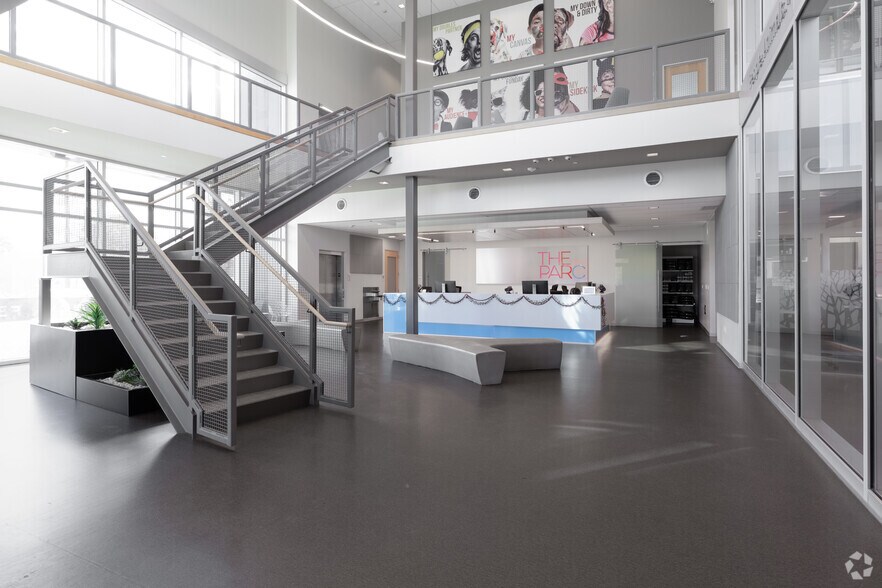 More Photos Of 4801 West Fwy, Fort Worth Veterinarian Kennel For Sale