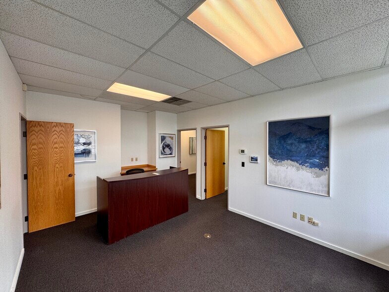 More Photos Of 2505 SW Spring Garden St, Portland Office For Lease