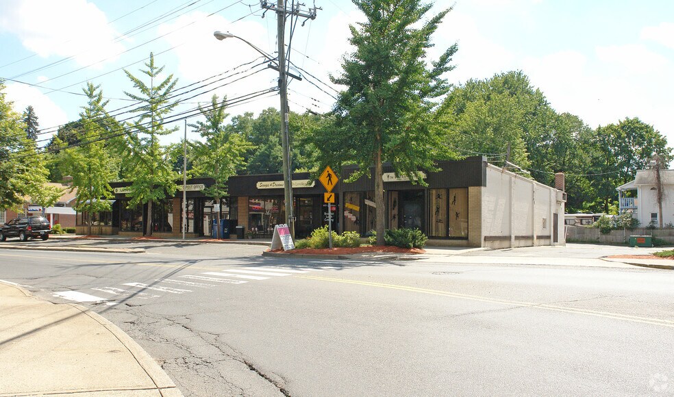 More Photos Of 12-22 E Main St, Bristol Storefront For Lease