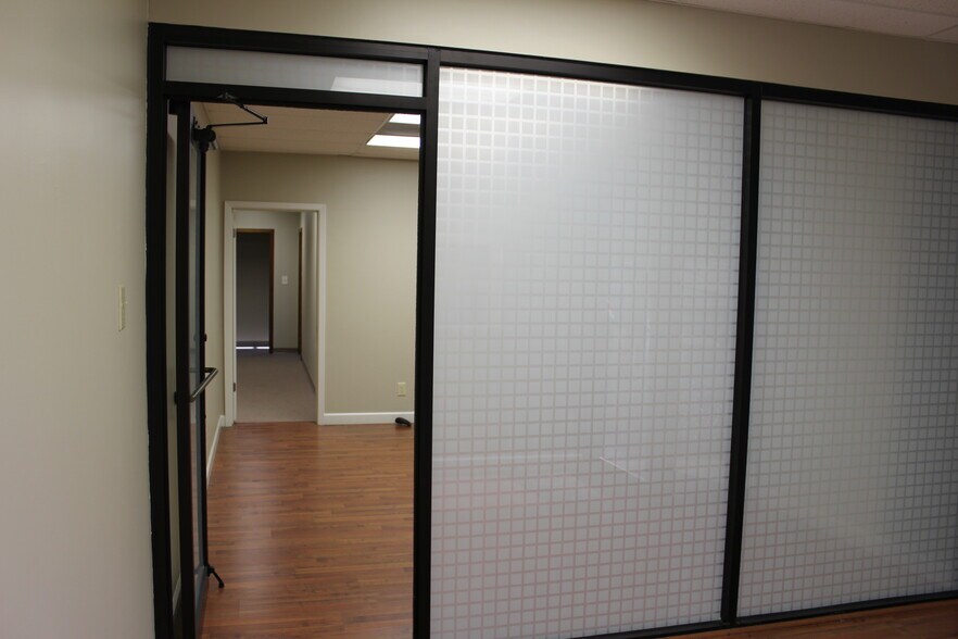 More Photos Of 100 - 104 Business Park Dr, Ridgeland Office For Sale