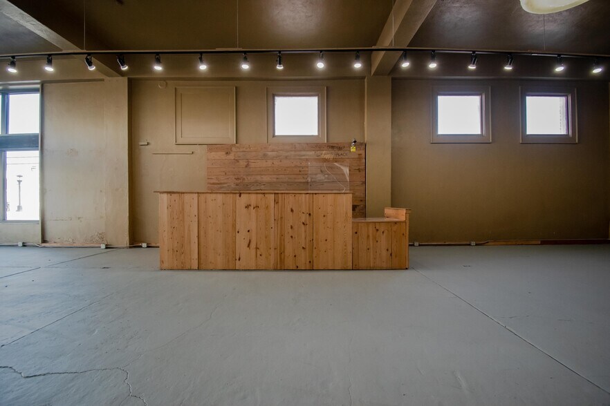 More Photos Of 322 E Don Tyler Ave, Dewey Storefront For Sale