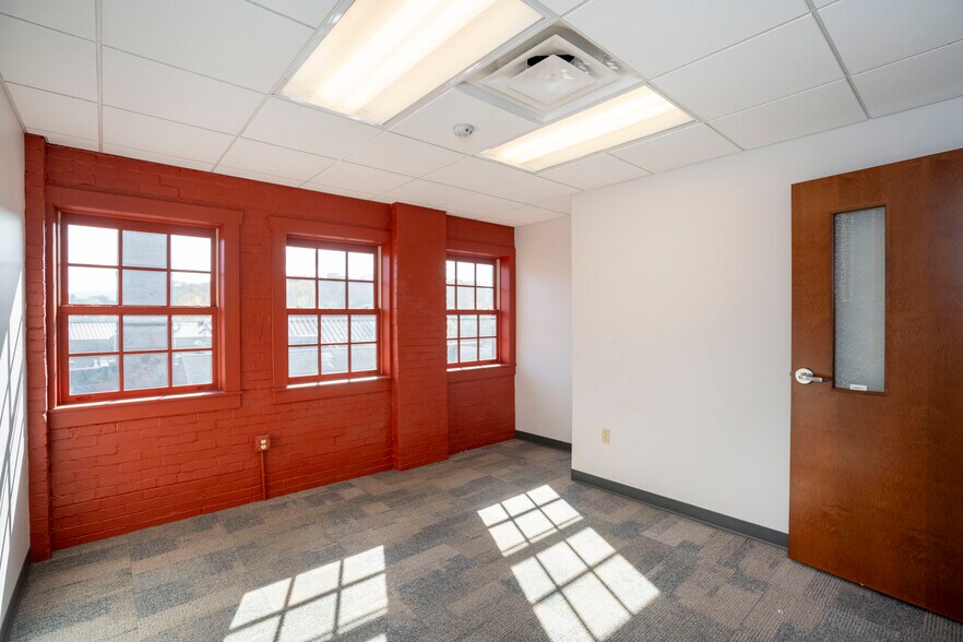 More Photos Of 100-256 Match Factory Pl, Bellefonte Medical For Lease