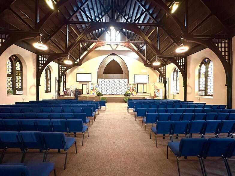 More Photos Of 1 N Fulton Ave, Baltimore Religious Facility For Lease