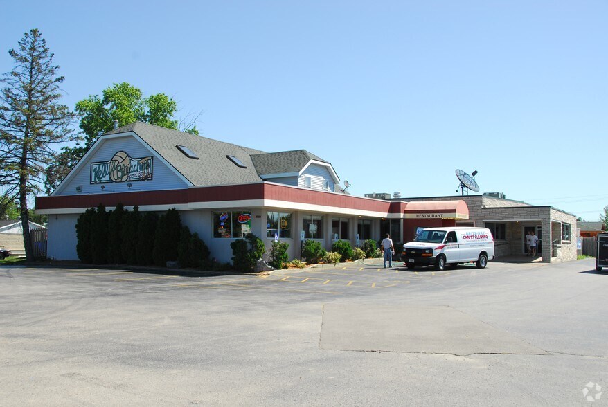 More Photos Of 7805 S Loomis Rd, Wind Lake Restaurant For Sale